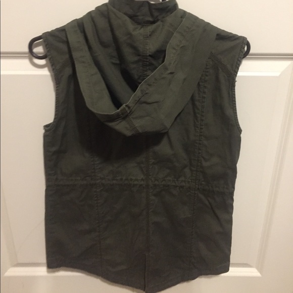 Utility style vest - Picture 2 of 2